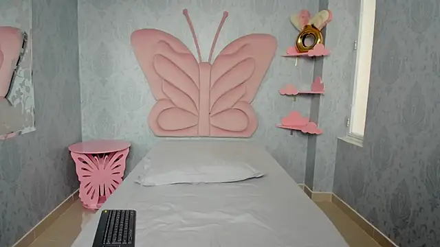 Snapshot of MaddyCute4u chatting on February 19, 2025, 4:55 pm MaddyCute4u online show from February 19, 2025, 4:55 pm