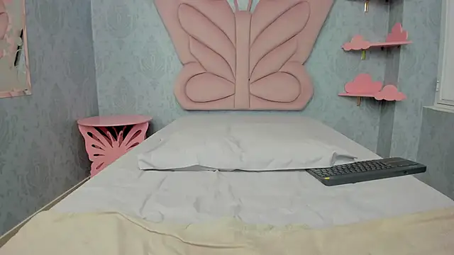 Snapshot of MaddyCute4u chatting on February 24, 2025, 3:20 pm MaddyCute4u online show from February 24, 2025, 3:20 pm