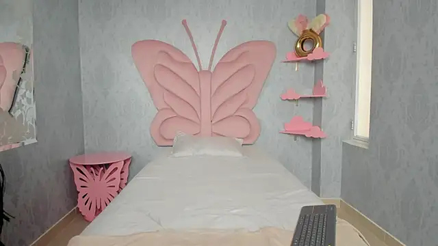 Snapshot of MaddyCute4u chatting on February 26, 2025, 2:57 pm MaddyCute4u online show from February 26, 2025, 2:57 pm