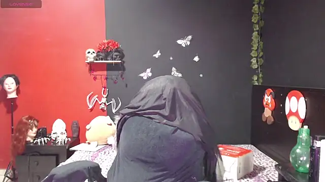 Snapshot of MaggaCass chatting on December 4, 2024, 11:46 pm MaggaCass online show from December 4, 2024, 11:46 pm