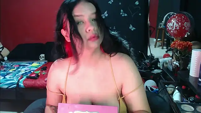 Snapshot of MaggaCass chatting on February 16, 2025, 1:58 am MaggaCass online show from February 16, 2025, 1:58 am