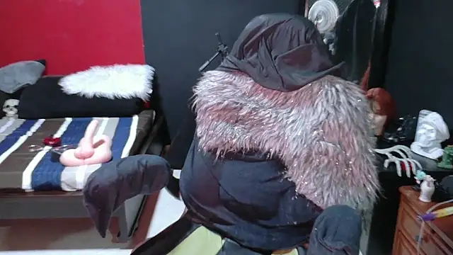 Snapshot of MaggaCass chatting on March 6, 2025, 3:02 am MaggaCass online show from March 6, 2025, 3:02 am