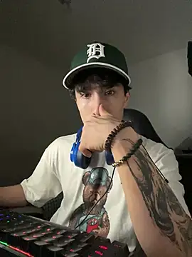 gojo satoru 18 online show from April 17, 2026, 2:36 am