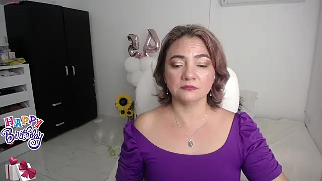 Snapshot of Chiraz_hasnaa chatting on January 17, 2025, 10:23 pm Chiraz hasnaa online show from January 17, 2025, 10:23 pm