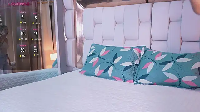 Beautifulskinny18 online show from April 15, 2026, 7:58 pm