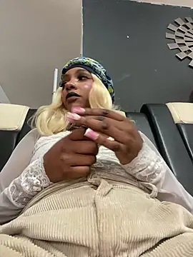 TIFFANYYSTAR online show from October 29, 2025, 2:19 pm