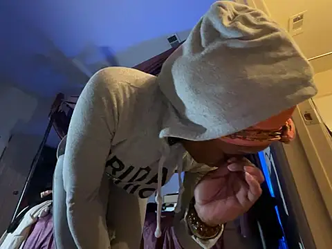 wynterheat online show from March 18, 2025, 7:30 am