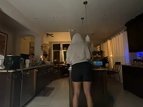 wynterheat online show from April 11, 2026, 3:11 am