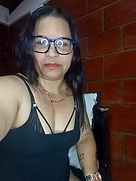 Snapshot of Sikiu_40 chatting on February 3, 2025, 4:25 am Sikiu 40 online show from February 3, 2025, 4:25 am