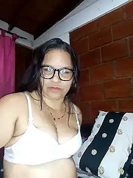 Snapshot of Sikiu_40 chatting on February 4, 2025, 5:53 am Sikiu 40 online show from February 4, 2025, 5:53 am