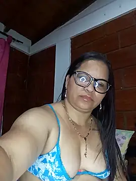 Snapshot of Sikiu_40 chatting on February 17, 2025, 11:13 am Sikiu 40 online show from February 17, 2025, 11:13 am