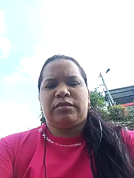 Snapshot of Sikiu_40 chatting on February 23, 2025, 2:14 pm Sikiu 40 online show from February 23, 2025, 2:14 pm