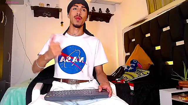 Snapshot of RyanRizzo chatting on December 23, 2024, 7:28 am RyanRizzo online show from December 23, 2024, 7:28 am