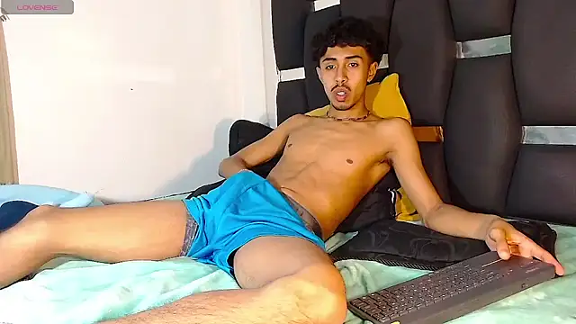 Snapshot of RyanRizzo chatting on February 11, 2025, 7:38 pm RyanRizzo online show from February 11, 2025, 7:38 pm