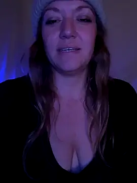 Snapshot of SummerV91 chatting on December 2, 2025, 3:56 am SummerV91 online show from December 2, 2025, 3:56 am