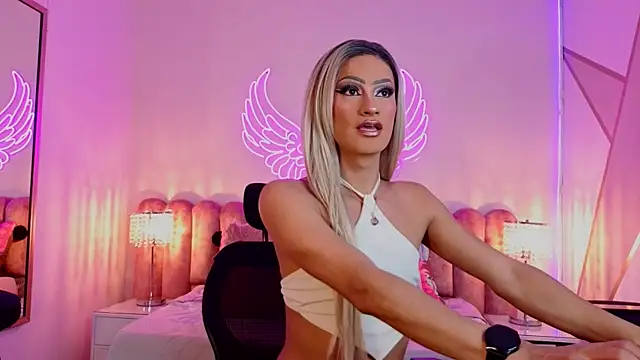  scarletmoore online show from September 11, 2025, 8:25 am