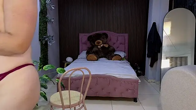 camil milfdream online show from March 30, 2026, 11:00 am