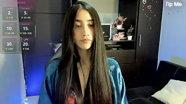 Emilytafur online show from June 22, 2026, 11:35 pm