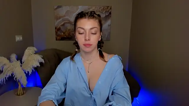 MollyMeltorr online show from October 10, 2025, 8:13 am