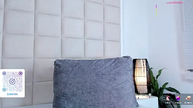 Snapshot of Nia_Bunny chatting on October 1, 2025, 1:39 pm Nia Bunny online show from October 1, 2025, 1:39 pm