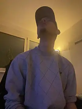 Snapshot of big_cock_is_back chatting on December 18, 2024, 5:10 pm big cock is back online show from December 18, 2024, 5:10 pm