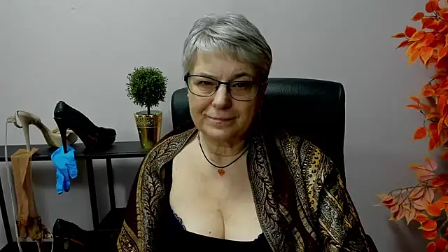 IrisDream online show from February 25, 2025, 2:00 pm