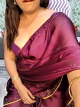 Cute-Raashii online show from November 5, 2025, 4:40 pm