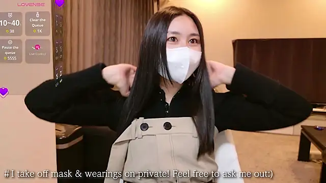 -satomi-jp online show from March 2, 2025, 1:49 pm