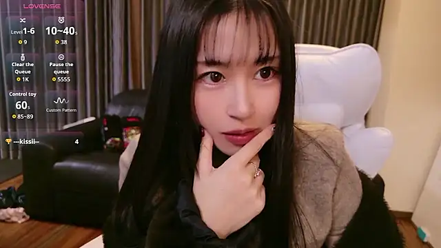 -satomi-jp online show from November 26, 2025, 1:56 pm