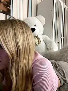 Liya my online show from October 7, 2025, 6:49 pm