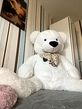 Liya my online show from October 18, 2025, 9:32 am