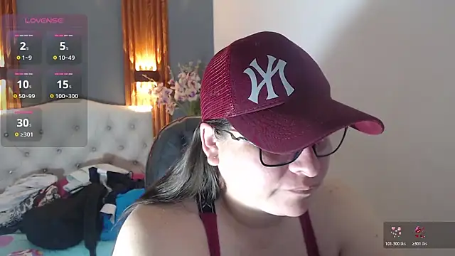 Snapshot of katty_femdom chatting on February 7, 2026, 9:35 am katty femdom online show from February 7, 2026, 9:35 am