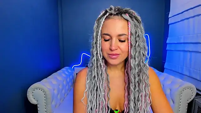 Snapshot of rock_n_roxy chatting on October 1, 2025, 1:22 am rock n roxy online show from October 1, 2025, 1:22 am