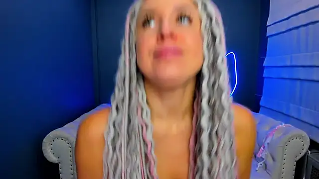 Snapshot of rock_n_roxy chatting on October 21, 2025, 1:17 am rock n roxy online show from October 21, 2025, 1:17 am