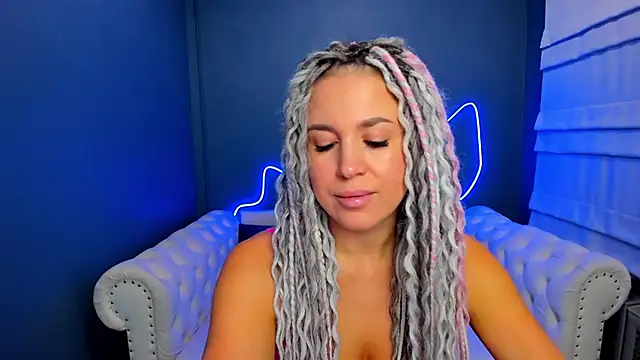 Snapshot of rock_n_roxy chatting on October 24, 2025, 1:24 am rock n roxy online show from October 24, 2025, 1:24 am