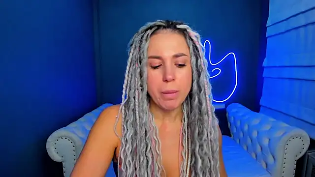 Snapshot of rock_n_roxy chatting on November 6, 2025, 1:50 am rock n roxy online show from November 6, 2025, 1:50 am