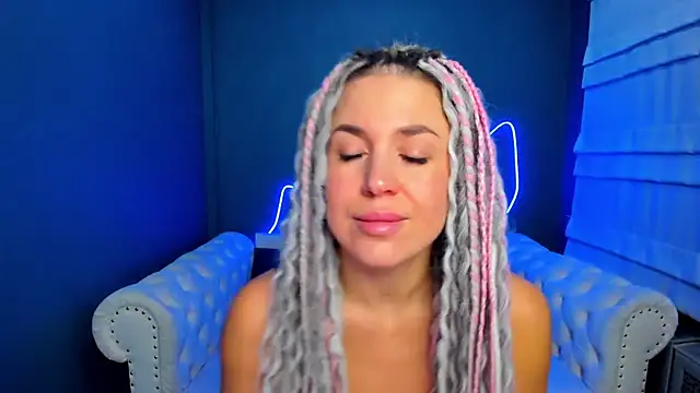 Snapshot of rock_n_roxy chatting on November 8, 2025, 1:28 am rock n roxy online show from November 8, 2025, 1:28 am