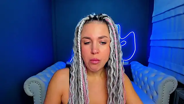 Snapshot of rock_n_roxy chatting on November 11, 2025, 1:16 am rock n roxy online show from November 11, 2025, 1:16 am