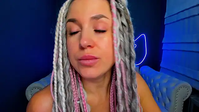 Snapshot of rock_n_roxy chatting on November 12, 2025, 1:17 am rock n roxy online show from November 12, 2025, 1:17 am