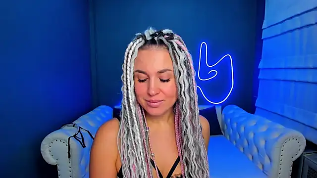 Snapshot of rock_n_roxy chatting on November 14, 2025, 1:26 am rock n roxy online show from November 14, 2025, 1:26 am