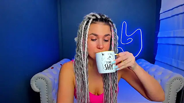 rock n roxy online show from December 2, 2025, 1:33 am