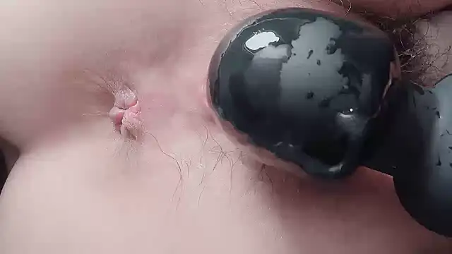 Snapshot of Krismil3 chatting on March 18, 2025, 4:37 am Krismil3 online show from March 18, 2025, 4:37 am