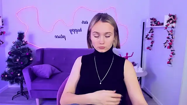 BritnieCute online show from December 23, 2024, 7:38 am