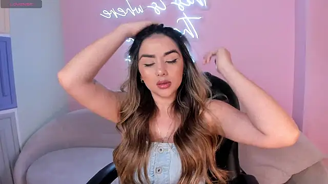 ChloePreston  online show from March 14, 2025, 10:39 am