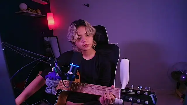 marlena3312 online show from February 5, 2026, 1:49 pm