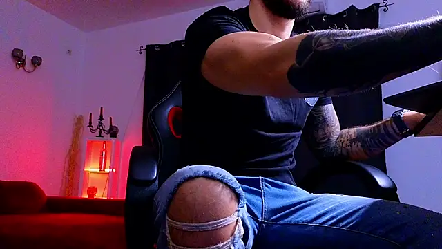 MightyAaron66 online show from November 7, 2025, 3:39 am