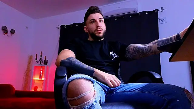 MightyAaron66 online show from December 23, 2025, 4:43 am