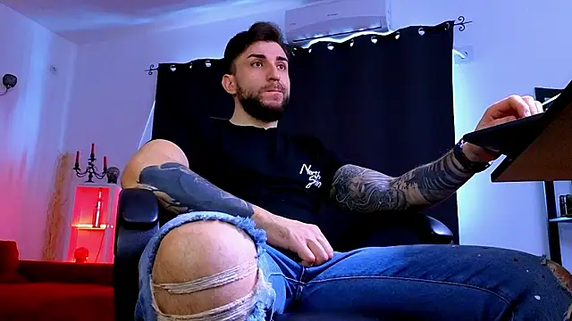 MightyAaron66 online show from February 18, 2026, 8:32 am