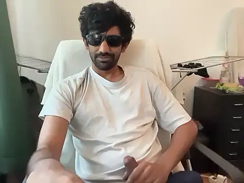 dominanthubby online show from June 3, 2026, 7:44 am