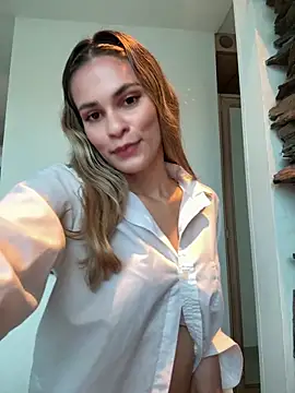 cuteluci  online show from February 20, 2026, 11:43 am